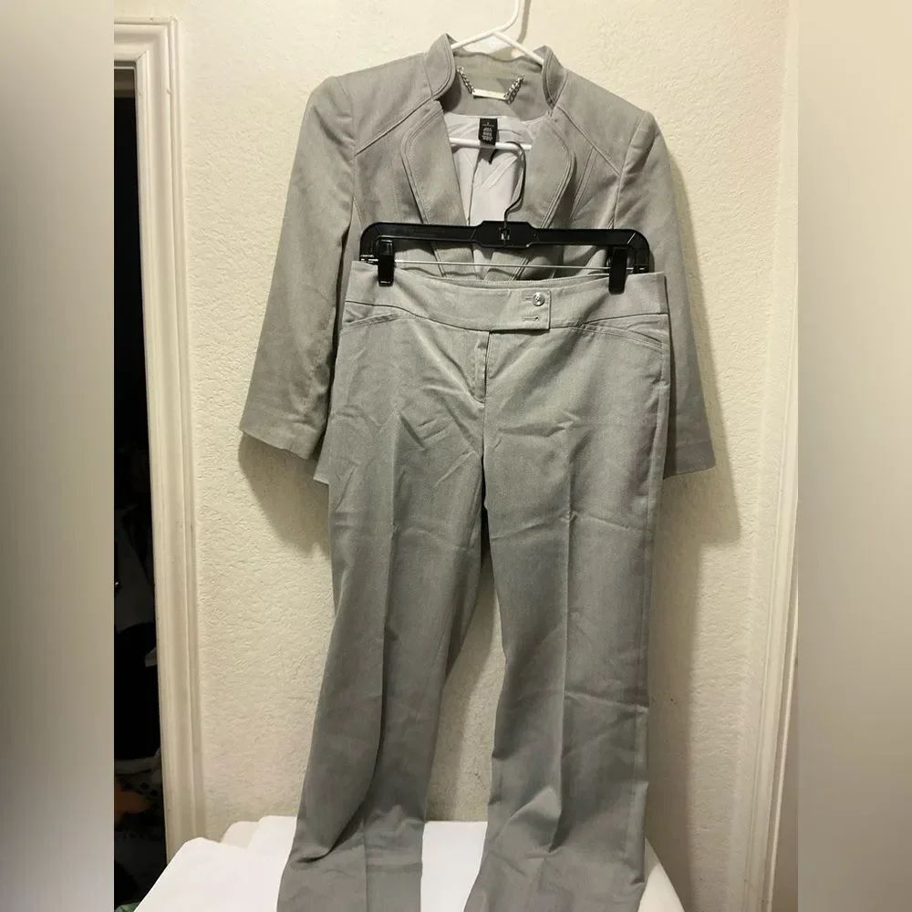 White House Black Market Light Gray Pantsuit size 2